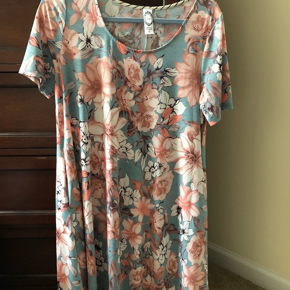 Floral dress with pockets